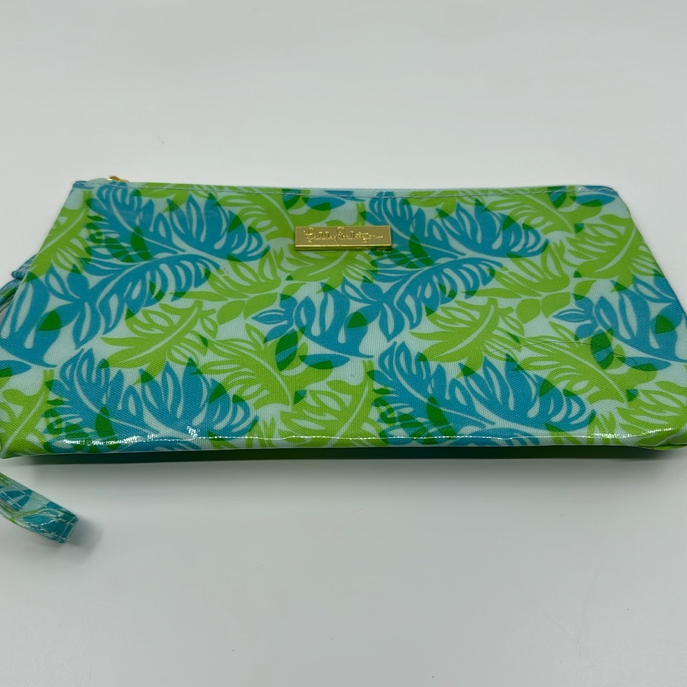 New Lilly Pulitzer wristlet.